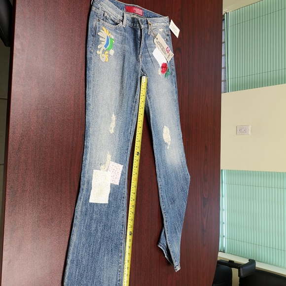 Jean - Picture 8 of 11